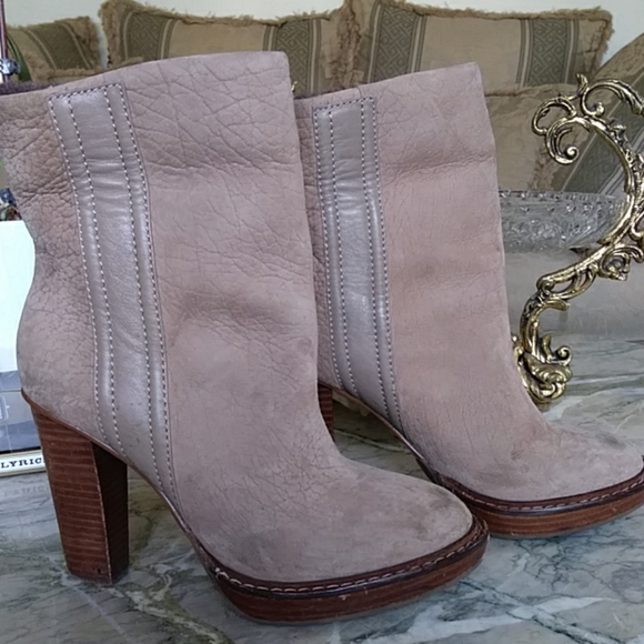 Zara Shoes - Zara fur lined boot